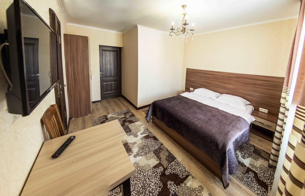 Mount Yard Karakol Hotel Exterior foto